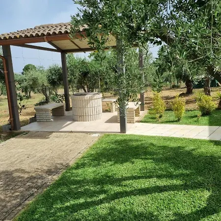 Accogliente Con Piscina *