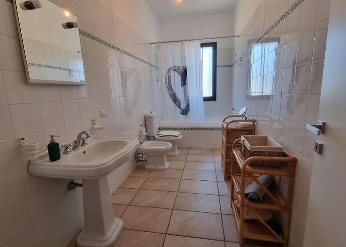 Accogliente Con Piscina Villa *