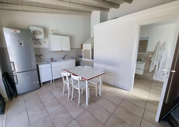 Accogliente Con Piscina Villa