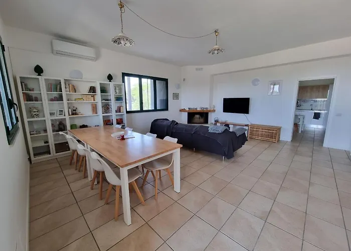 Accogliente Con Piscina